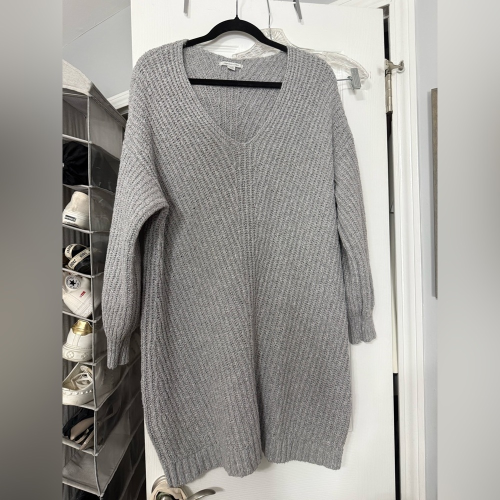 American Eagle Outfitters Light Gray V-Neck Knit Sweater Dress